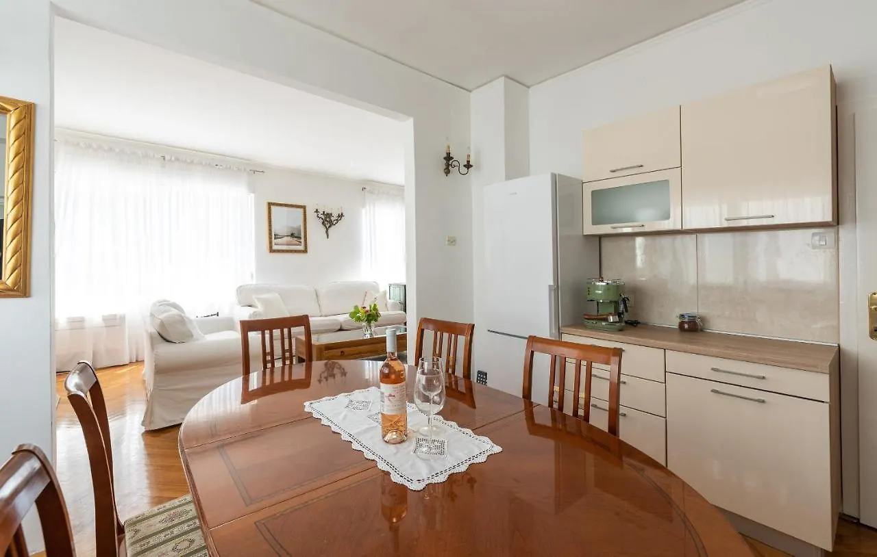 Casa Lungomare Villa Umag 0*,  Croatia
