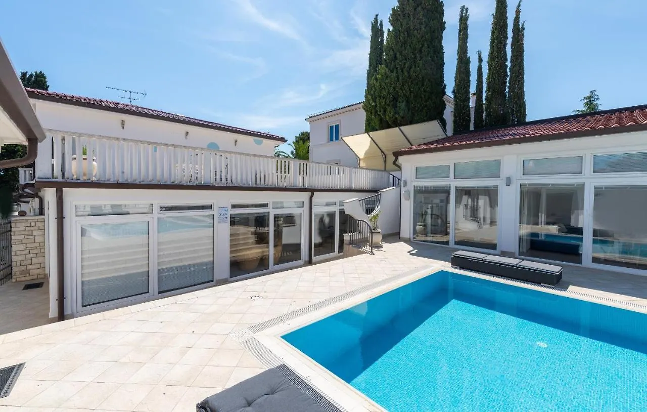 Casa Lungomare Villa Umag 0*,